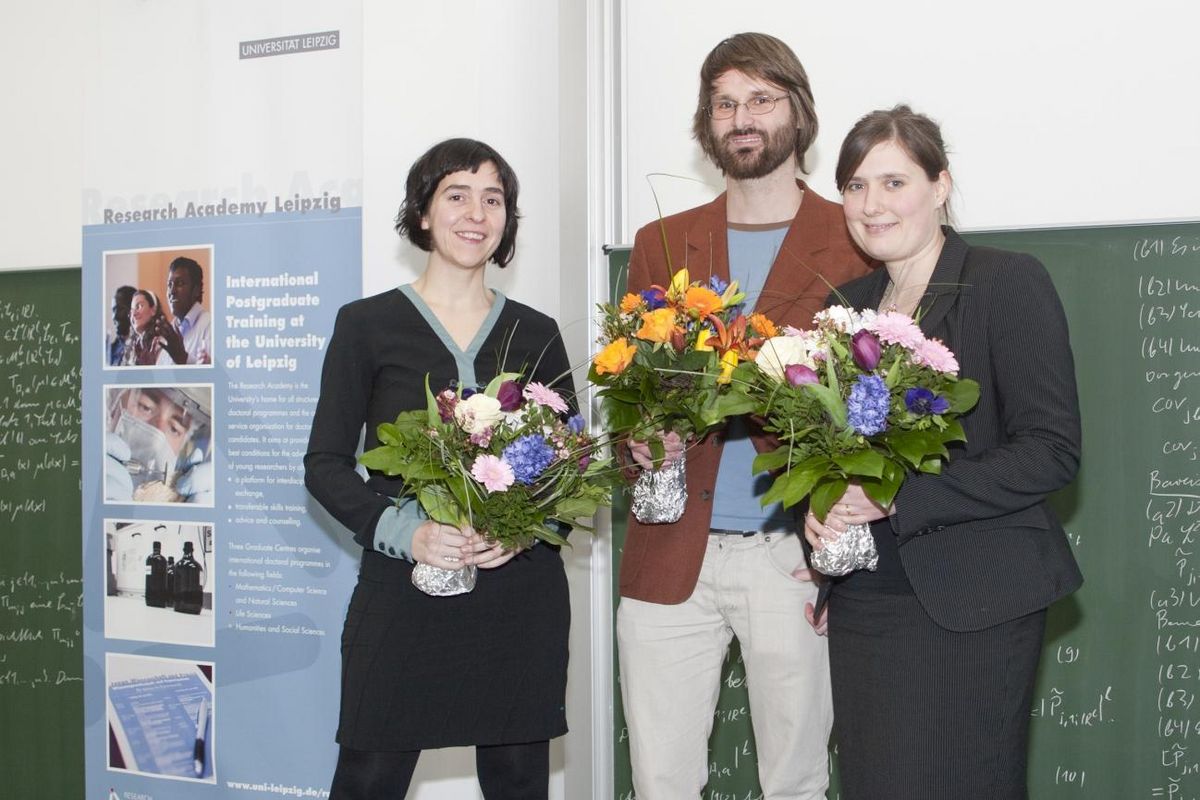 zur Vergrößerungsansicht des Bildes: Die Preisträgerinnen und der Promotionspreise und des Katharina-Windscheid-Preises 2011. Foto: Research Academy Leipzig