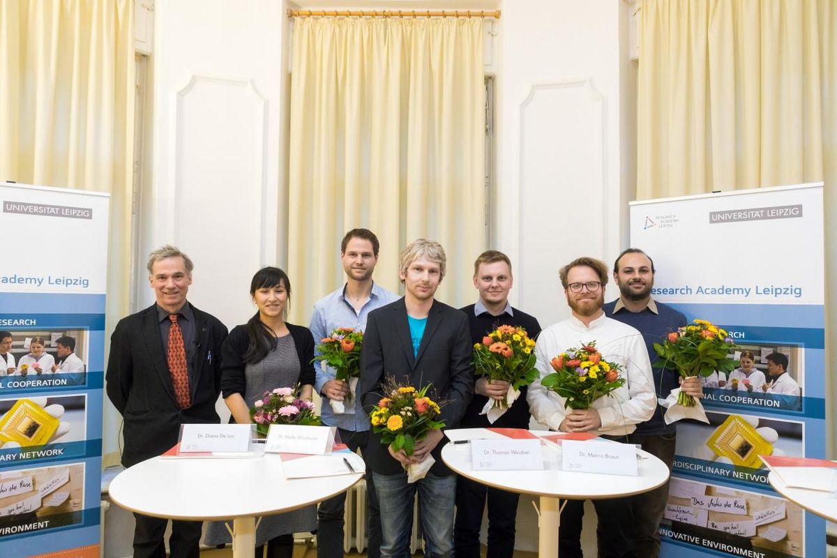enlarge the image: Die Preisträgerinnen und Preisträger der Promotionspreise und des Katharina-Windscheid-Preises 2016. Foto: Swen Reichhold