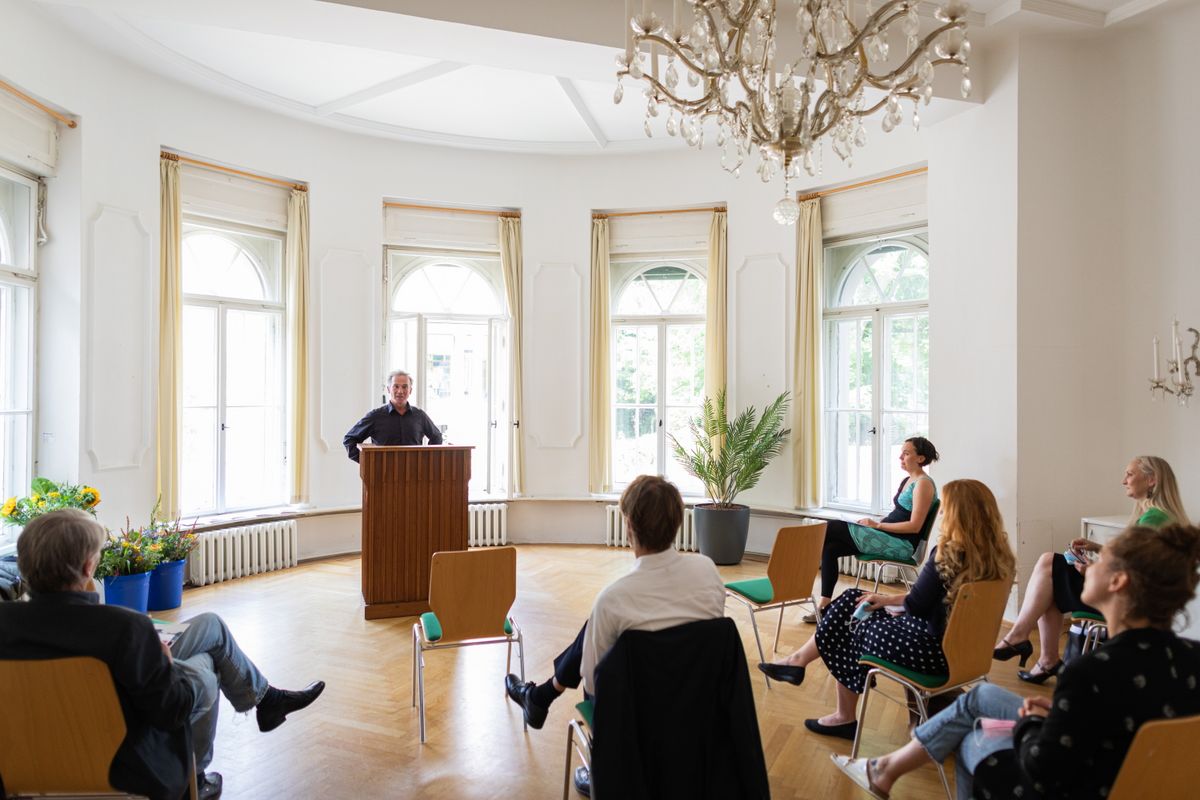 zur Vergrößerungsansicht des Bildes: Verleihung des Supervisor Awards 2021 in der Villa Tillmanns.
