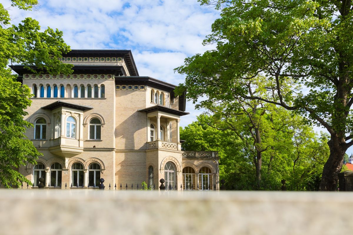 zur Vergrößerungsansicht des Bildes: Außenansicht der Villa Tillmanns